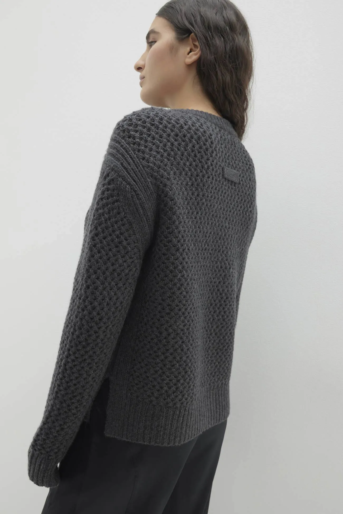 CLARA CREWNECK CASHMERE SWEATER