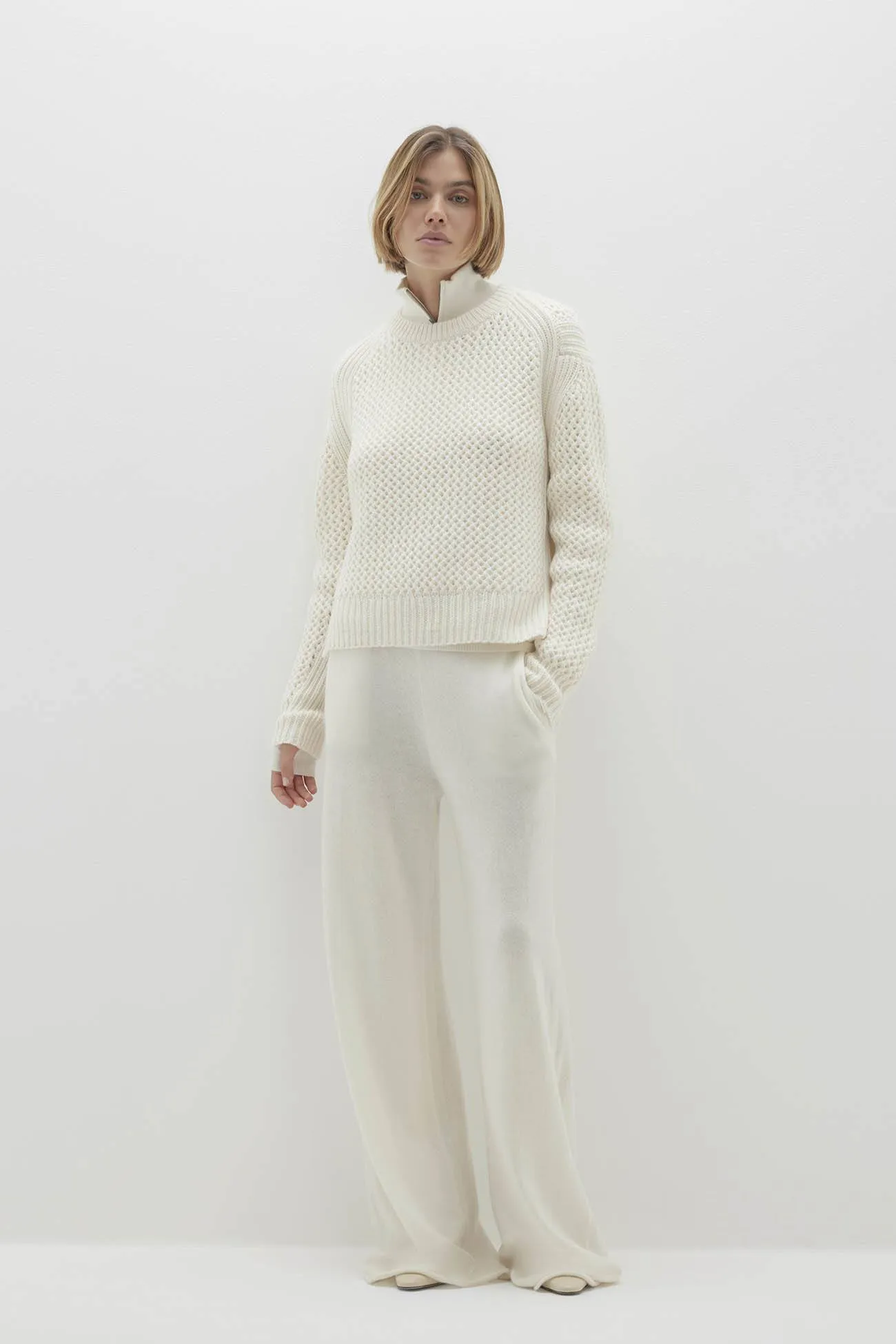 CLARA CREWNECK CASHMERE SWEATER